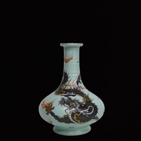 An Exquisite Enamel Auspicious Cloud and Dragon Pattern Vase