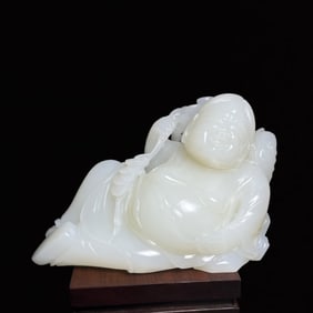 An Exquisite White Jade Figure Ornament