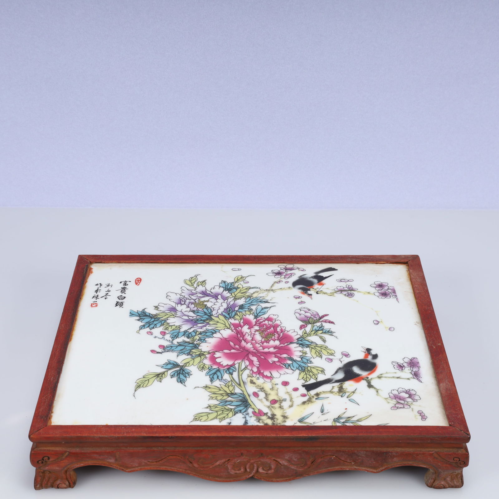A Rare huali wood Inlaid Porcelain Plaques Flower and Bird Pattern End Table: A Rare huali wood Inlaid Porcelain Plaques Flower and Bird Pattern End Table,Qing Dynasty, China,Size:13.4inx10.6inx2.2in,Weight:1550g 花梨木嵌瓷板花鸟&