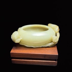 An Exquisite White Jade Lotus Leaf Brush Washer