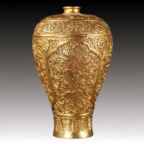 An Exquisite Gilt Bronze Flower Pattern Vase