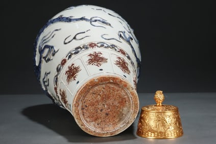 A Pair of Exquisite Doucai Rooster Pattern Stem Cups