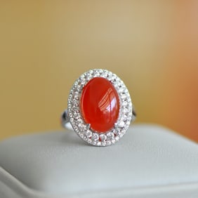 An Exquisite Sterling Silver Inlaid Agate Ring