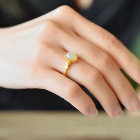 An Exquisite Sterling Silver-Gold Plated Inlaid White Jade Ring
