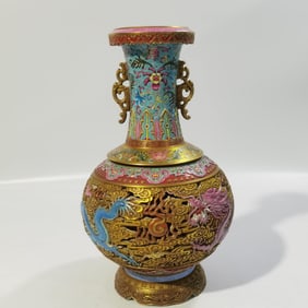 A Rare Enamel Gilt  Flower Pattern Dragon Pattern Vase