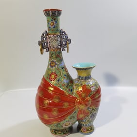 A Rare Enamel Outline in gold Bats Pattern Lotus Pattern Vase