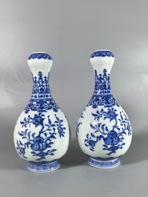 A pair of Rare Blue and White Flower and Fruit Pattern Vase