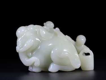 A Rare Hetian Jade Elephant Ornament?