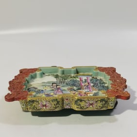 A Rare Enamel Outline in gold Figures Pattern Plate