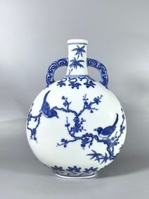 A Rare Blue and White Flower  Bird Pattern Double-Ears Vase