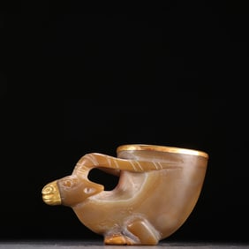 A Rare Agate Gold-Covered Sheep Head Cup