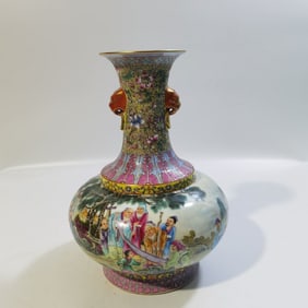 A Rare Gilt Figures Pattern Vase