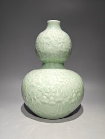 A Rare Celadon Glzed Gourd-Shaped Vase?