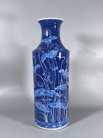 A Rare Bule ground Flower Pattern Pot