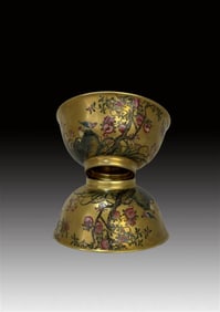 A pair of Rare Enamel gold ground Flower and Bird Pattern Bowl