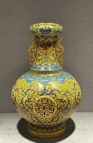 A Rare Cloisonne Interlocking Lotus Dragon Pattern Vase