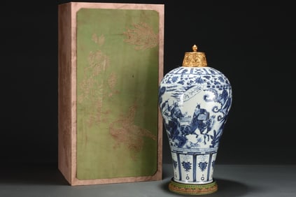 A Rare Blue and white lotus figure pattern vase