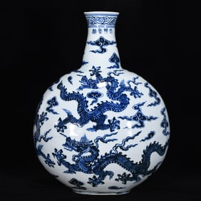 A Huge Blue and White Auspicious Cloud and Dragon Pattern Vase