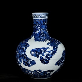 An Exquisite Blue and White Seawater and Dragon Pattern Vase