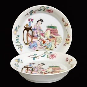 A Pair of Exquisite Famille-Rose Character and Story Pattern Plates