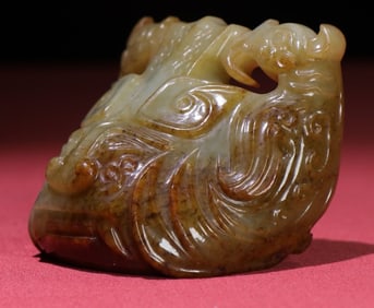 An Exquisite White Jade Auspicious Beast Ornament