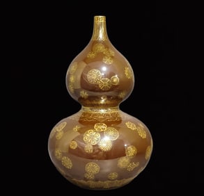 A Rare Purplish Gold Glazed Painted Gold Flower Pattern Gourd-Shaped Vase