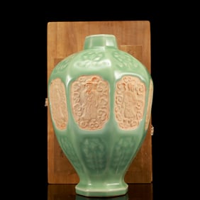 An Exquisite Celadon Glazed Figure Pattern Vase