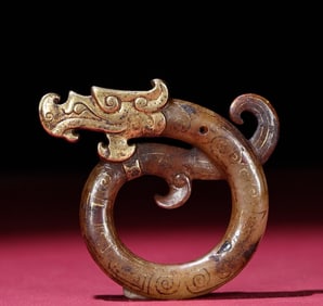 An Exquisite White Jade Gilt Dragon Pattern Pendant