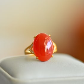 An Exquisite Sterling Silver-Gold Plated Inlaid Agate Ring
