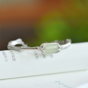 An Exquisite Sterling Silver Inlaid White Jade Bracelet
