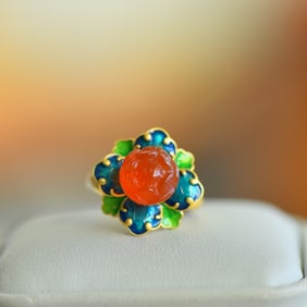 An Exquisite Sterling Silver-Gold Plated Inlaid Agate Enamel Ring
