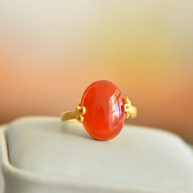 An Exquisite Sterling Silver-Gold Plated Inlaid Agate Ring