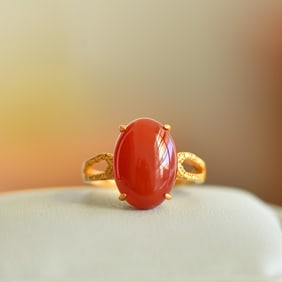 An Exquisite Sterling Silver-Gold Plated Inlaid Agate Ring