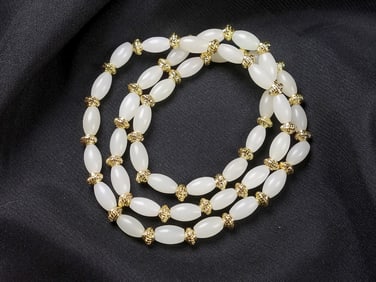 An Exquisite White Jade Bracelets