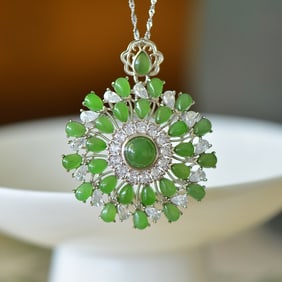 An Exquisite Sterling Silver Inlaid Jasper Pendant,Inlaid Diamond