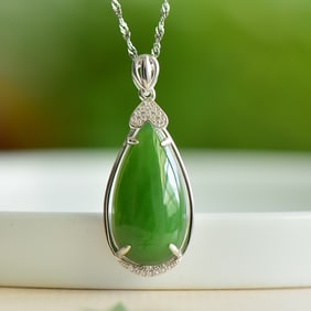 An Exquisite Sterling Silver Inlaid Jasper Pendant,Inlaid Diamond