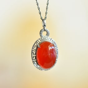 An Exquisite Sterling Silver Inlaid Agate Pendant