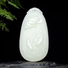 An Exquisite White Jade Fish Pattern Pendant