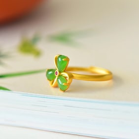 An Exquisite Sterling Silver-Gold Plated Inlaid Jasper Ring