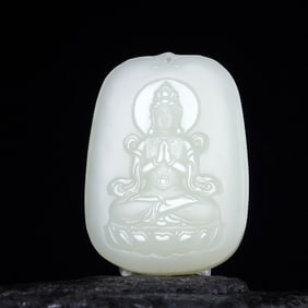 An Exquisite White Jade Statue of Avalokitesvara Pendant