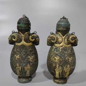A Pair of Exquisite Gilt Bronze Figure Pattern Sheep-Ears Pots