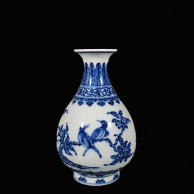 An Exquisite Blue and White Flower and Bird Pattern Vase