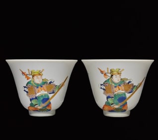 A Pair of Exquisite Enamel Figure Pattern Cups,With Poem