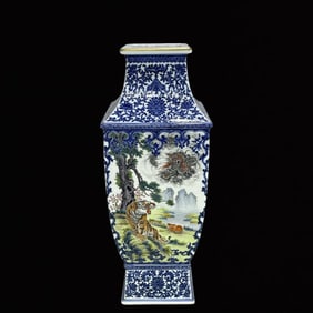 An Exquisite Blue and White Famille-Rose Animal Pattern Painted Gold Vase