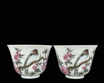 A Pair of Exquisite Famille-Rose Flower and Bird Pattern Cups