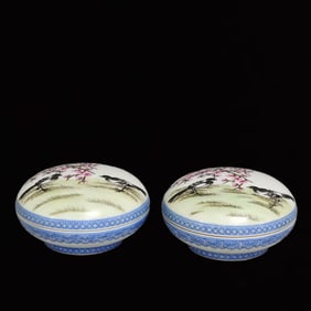 A Pair of Exquisite Enamel Flower and Bird Pattern Cover Boxes