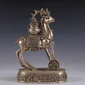 An Exquisite Silver-plated Deer Ornament