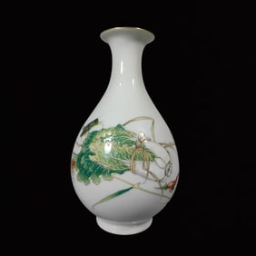 An Exquisite Famille-Rose Cabbage Pattern Vase,With Poem