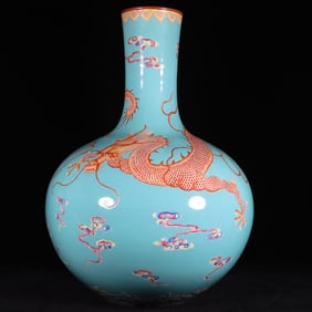 A Huge Green Ground Famille-Rose Auspicious Cloud and Dragon Pattern Vase