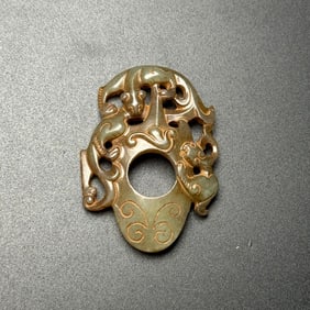 An Exquisite White Jade Chi-Dragon Pattern Pendant